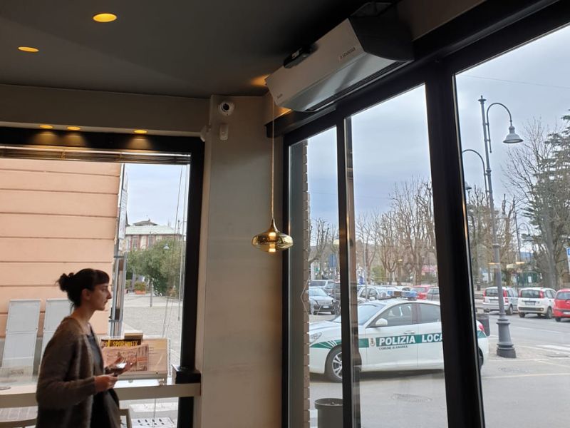 Barriera d&rsquo;aria per porte: quando serve davvero in negozi, uffici e locali aperti al pubblico