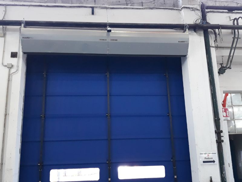 Barriere d&rsquo;aria industriali per baie di carico: come proteggere il varco senza rallentare la logistica